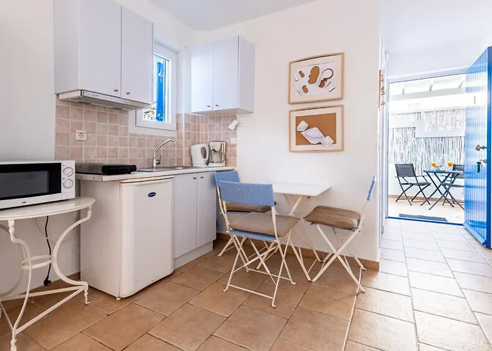 Apart-hotel Heliotropio & 4*