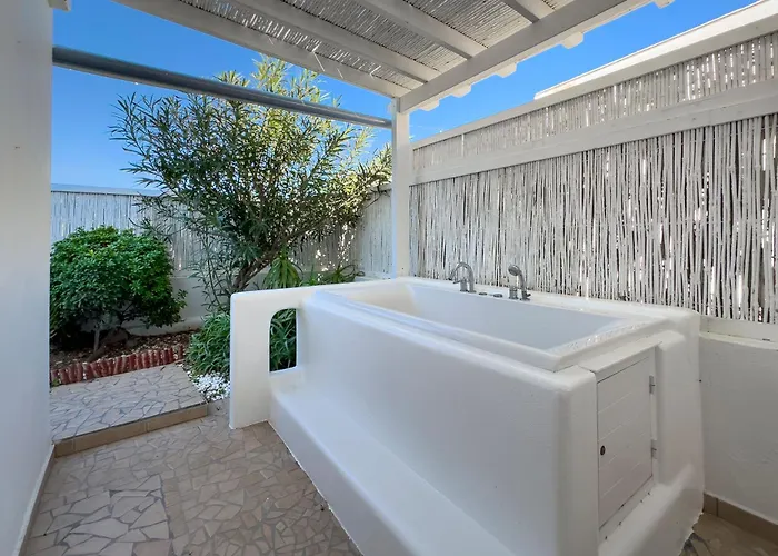 מלון דירות Heliotropio & 4*